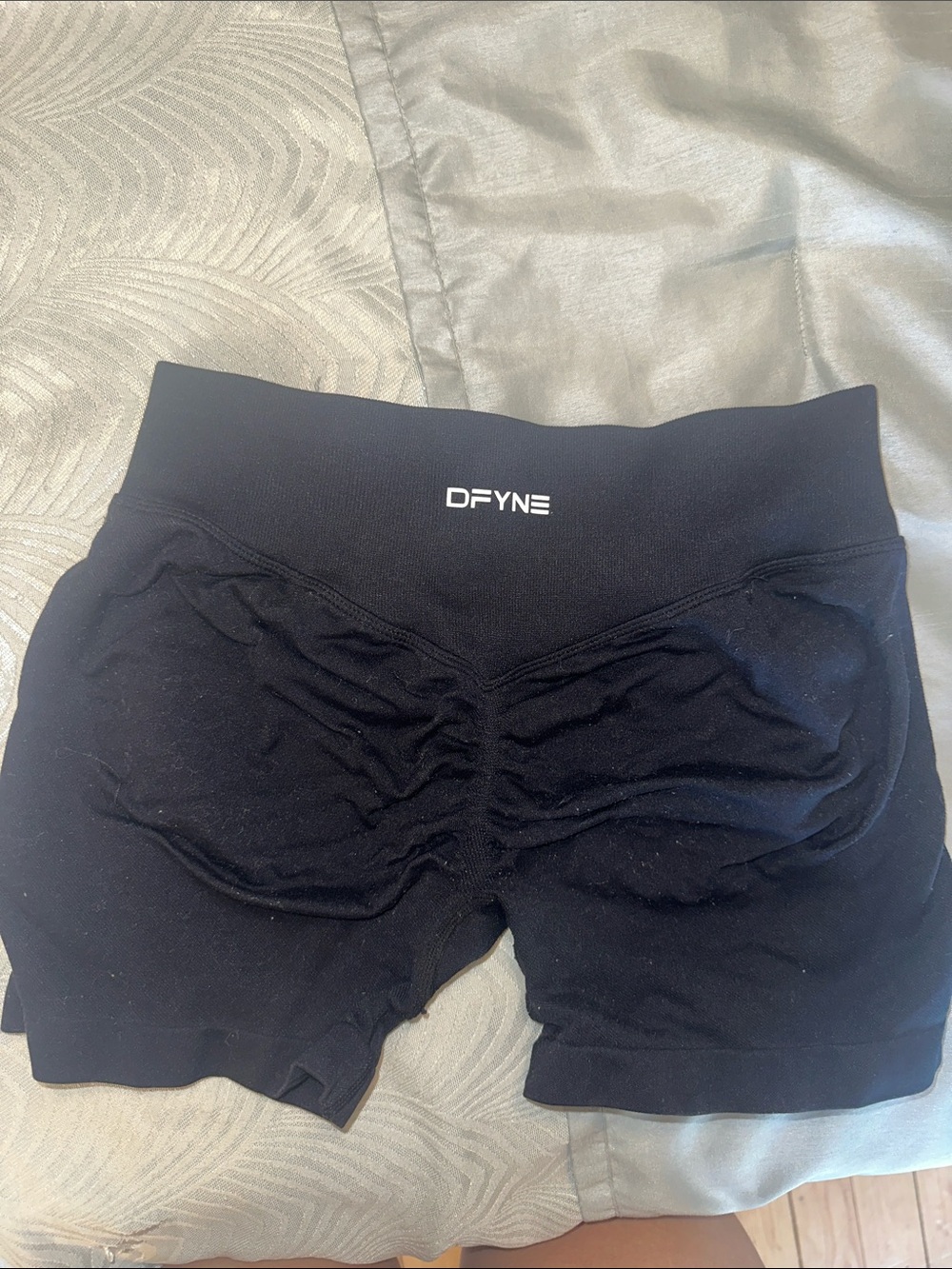 Dfyne Style Black Seamless Scrunch-Back Shorts